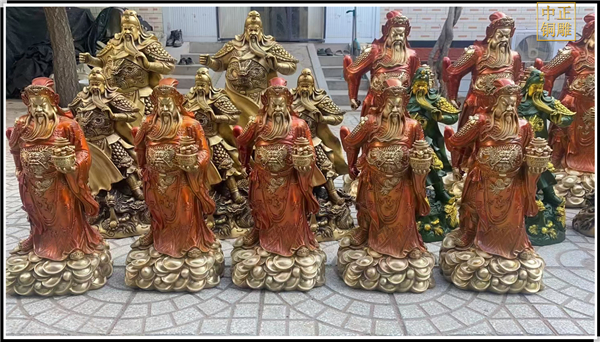 小型站像拿刀關(guān)公銅像價錢.jpg 小型站像拿刀關(guān)公銅像價錢.jpg